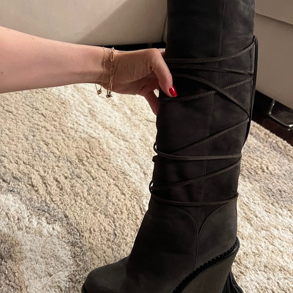 Yves Saint Laurent Platform Shearling knee high lace up boots - size 36 - Picture 3 of 8